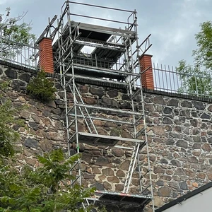 průmyslové zavěšené lešení